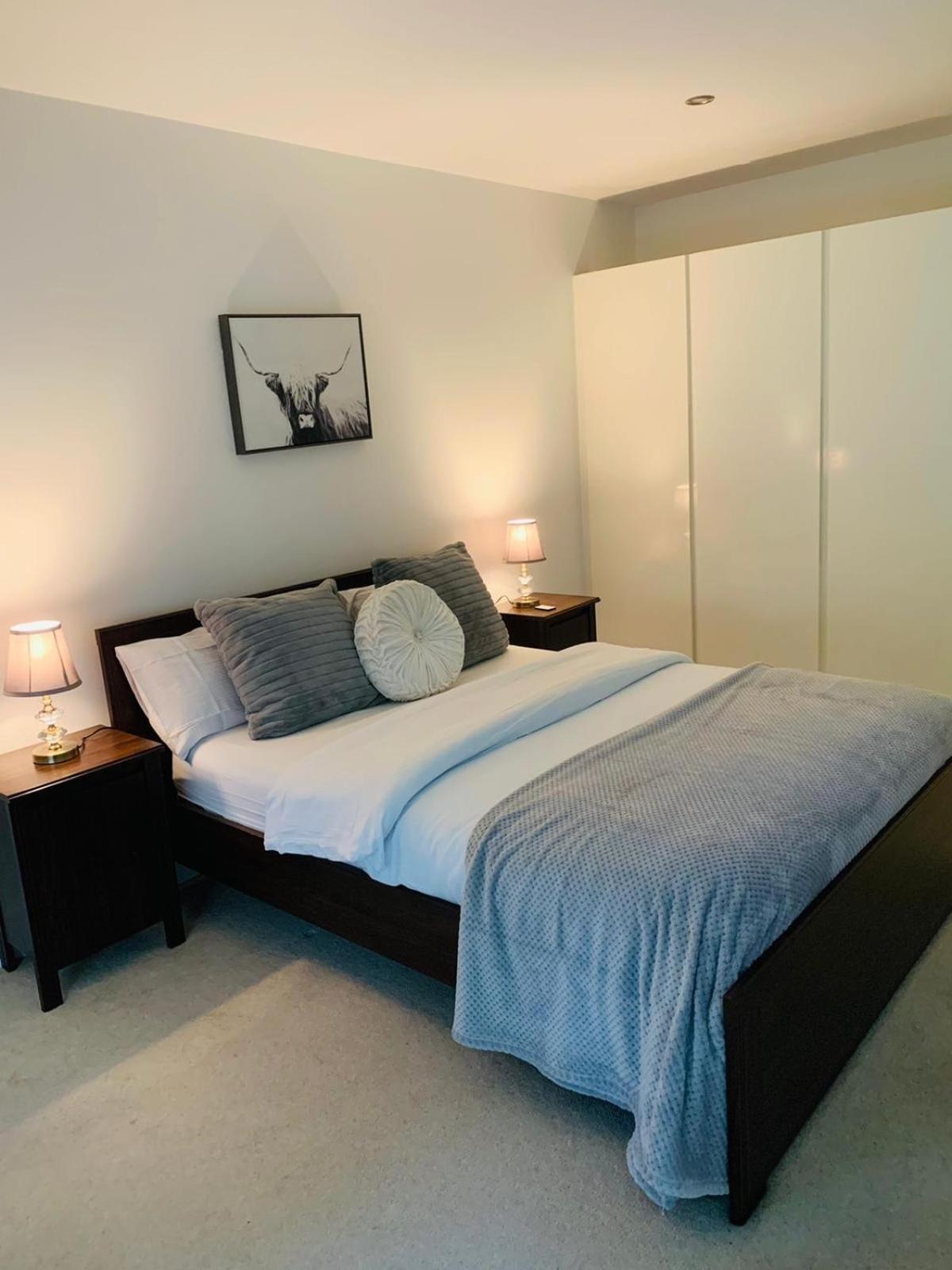Canary Wharf View Apartments Лондон Екстер'єр фото